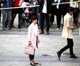 娱乐吃瓜拍摄现场,娱乐圈最新吃瓜瞬间，明星幕后花絮大揭秘